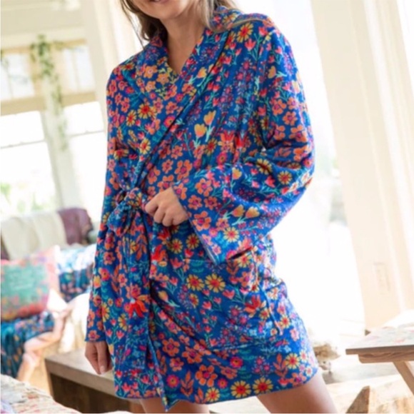 Natural Life Fleece Bright Blue Floral Printed Cozy Soft Short Robe Size M - Picture 2 of 5